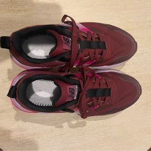New balance black and red woman’s size 7